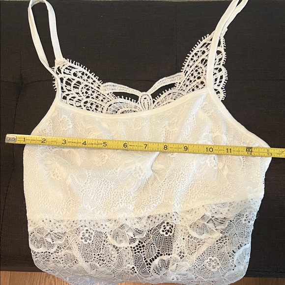 #*021** White Lace Top Crop - Picture 2 of 3